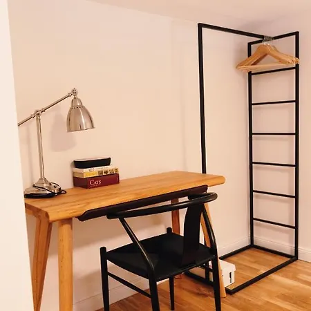 Modern Mezzanine At Jecna St Apartment Prague